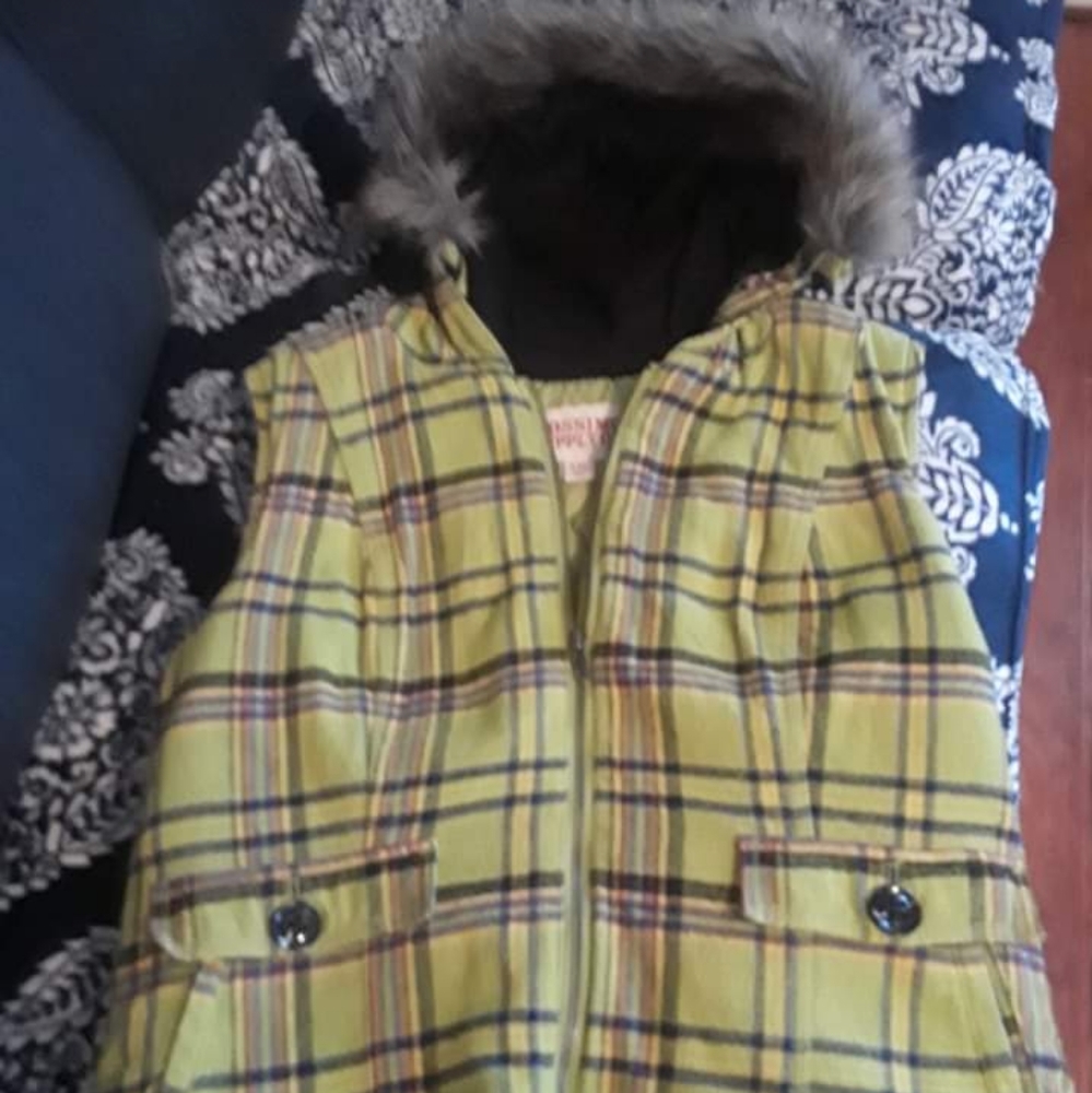Juniors flannel vest in EUC.